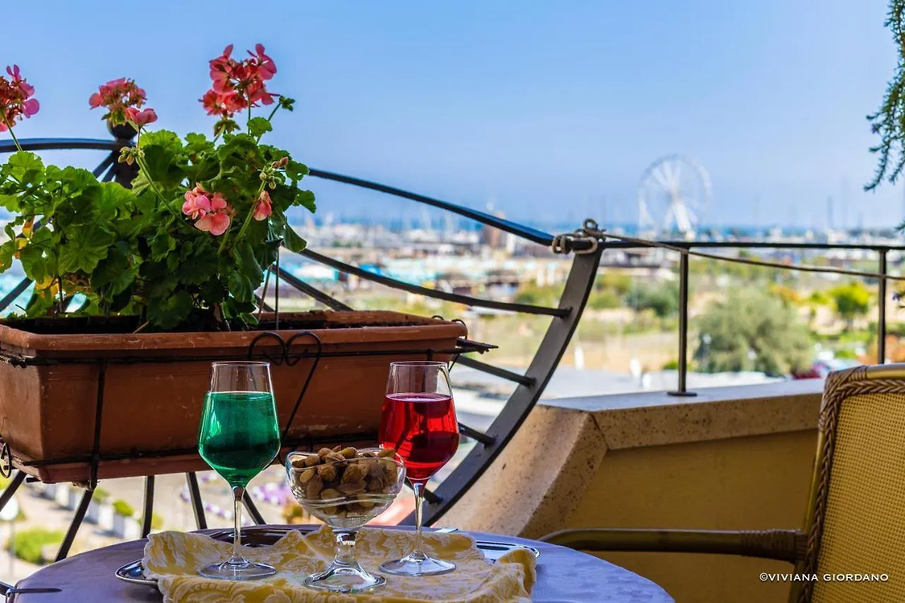 Hotel River Fronte Mare Con Piscina Rimini