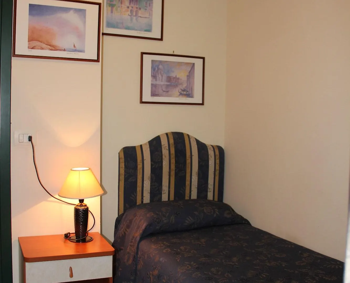 ***  Hotel River Fronte Mare Con Piscina Rimini Italy