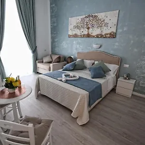 https://maison-nilo-15.hotels-amalfi.com
