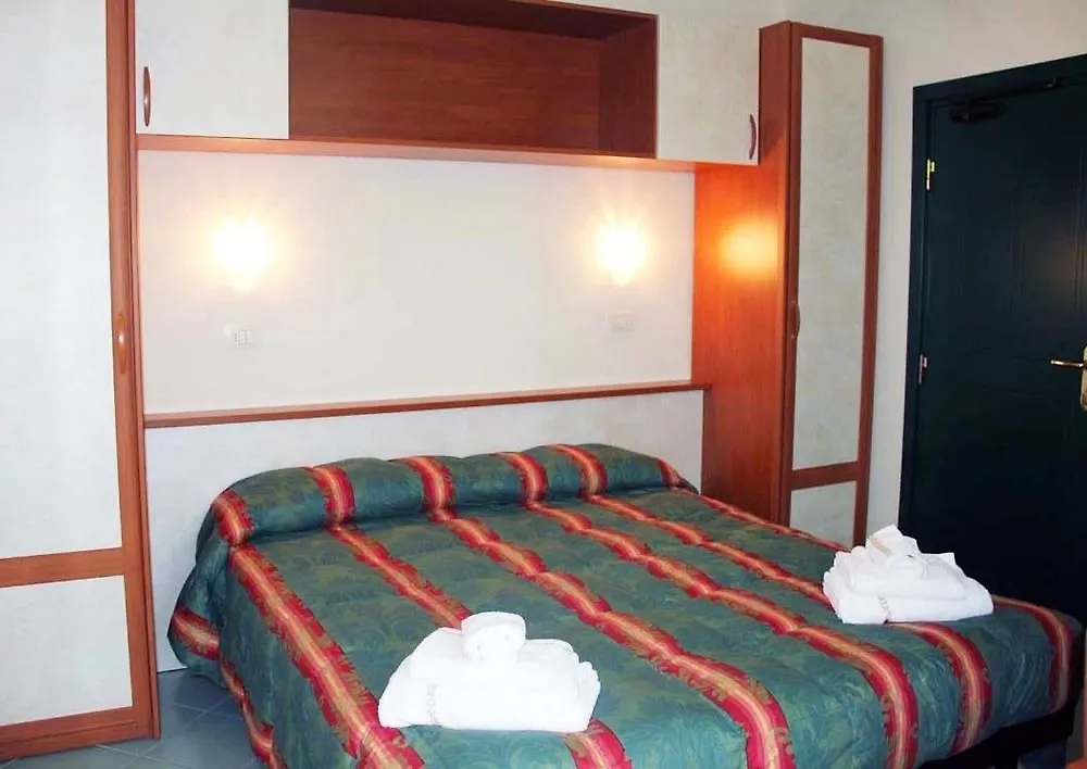 Hotel River Rimini 3*,
